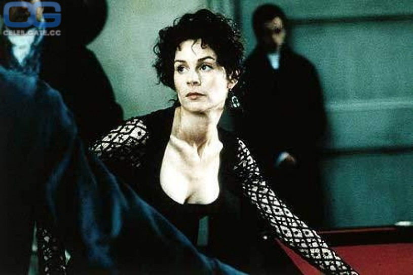 Embeth Davidtz nude, pictures, photos, Playboy, naked, topless, fappening