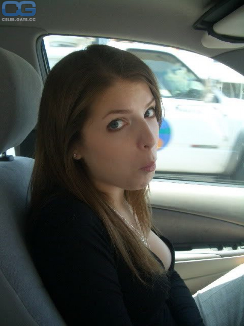 Anna Kendrick nackt, Nacktbilder, Playboy, Nacktfotos, Fakes, Oben Ohne