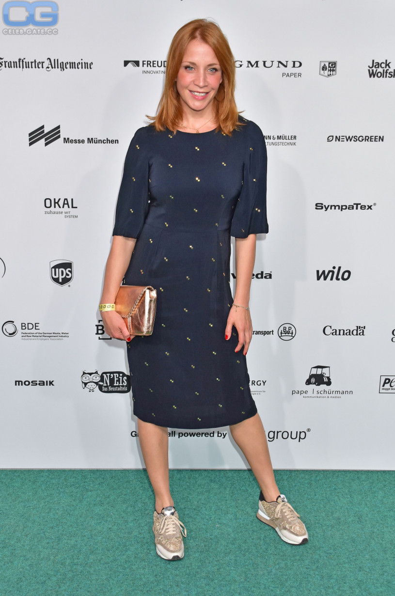 Annika Ernst nackt, Nacktbilder, Playboy, Nacktfotos, Fakes, Oben Ohne