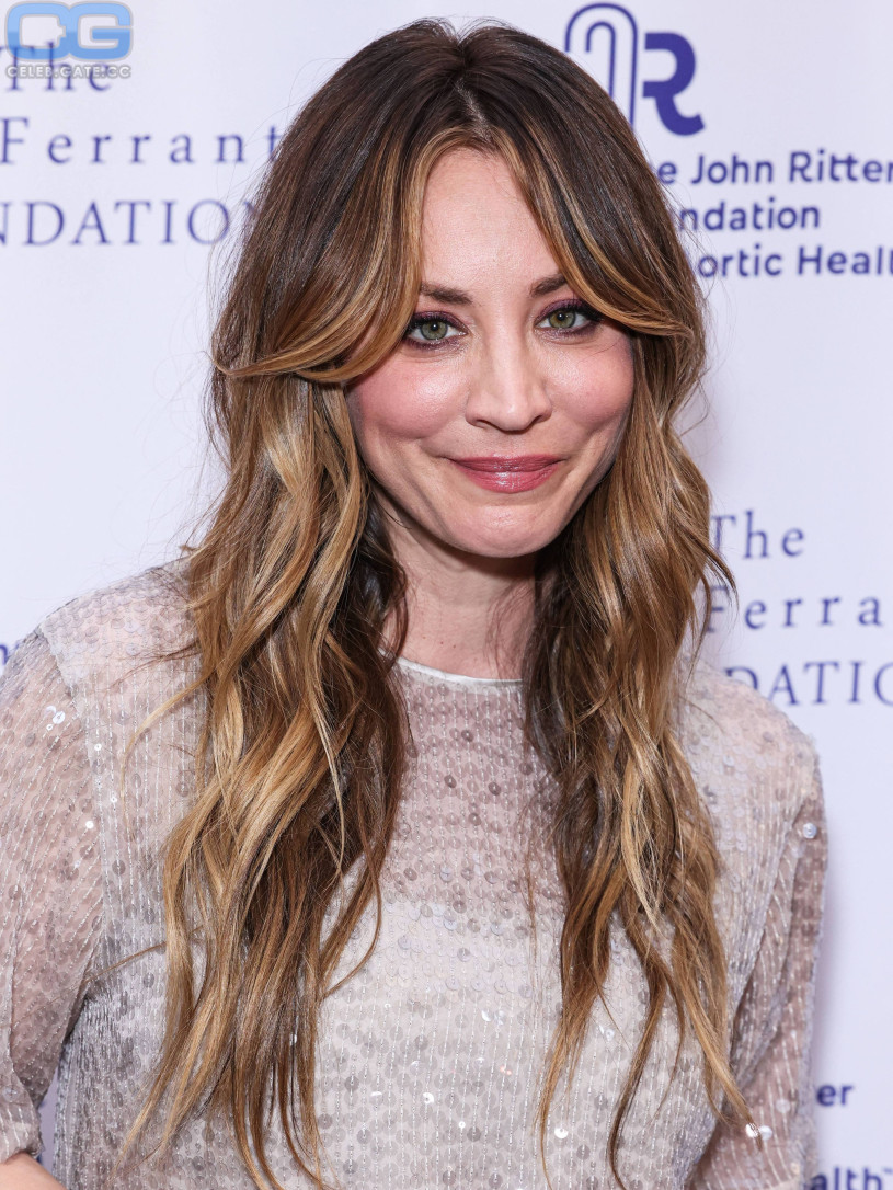 Kaley Cuoco nackt, Nacktbilder, Playboy, Nacktfotos, Fakes, Oben Ohne