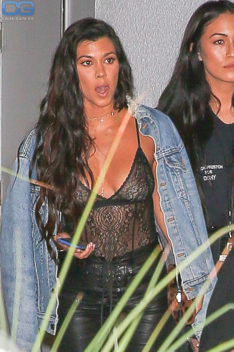 Kourtney Kardashian Nackt Nacktbilder Playboy Nacktfotos Fakes Oben Ohne