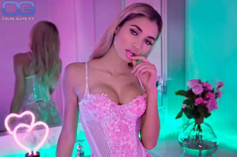 Pia Mia Perez Nackt Nacktbilder Playboy Nacktfotos Fakes Oben Ohne