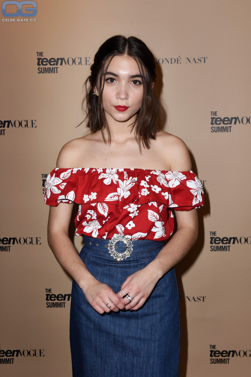 Rowan Blanchard nackt, Nacktbilder, Playboy, Nacktfotos, Fakes, Oben Ohne