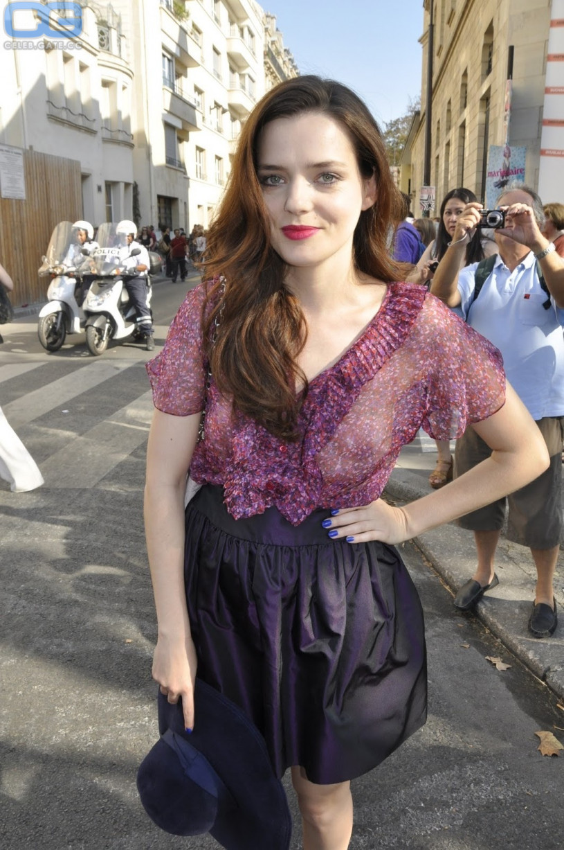 Roxane Mesquida Nackt Nacktbilder Playboy Nacktfotos Fakes Oben Ohne