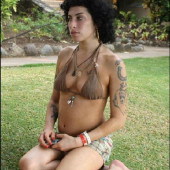 Amy Winehouse bikini
