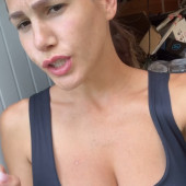 Angelina Heger 