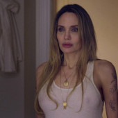 Angelina Jolie 