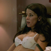 Annabella Sciorra 