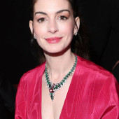 Anne Hathaway 