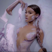 Ariana Grande bodypainting