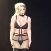 Britney Spears tit slip