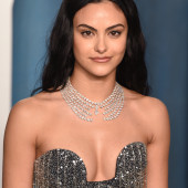 Camila Mendes