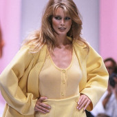Claudia Schiffer 