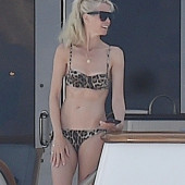 Claudia Schiffer 