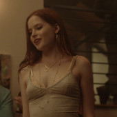 Ellie Bamber 