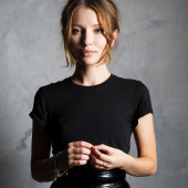 Emily Browning sexy