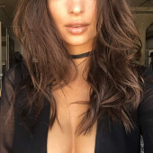 Emily Ratajkowski cleavage