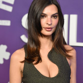 Emily Ratajkowski