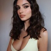 Emily Ratajkowski