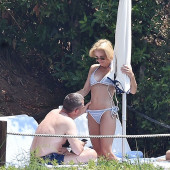 Gillian Anderson bikini