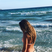 Giulia Gwinn bikini