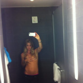 Hannah Teter nude selfie
