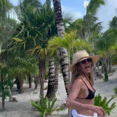 Jennifer Aniston 