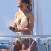 Jennifer Lopez hot