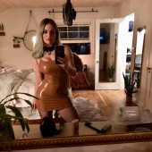Joanna Noelle Levesque selfie