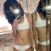 Jung Ho-yeon 