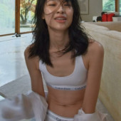 Jung Ho-yeon 