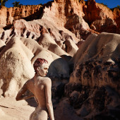 Karlie Kloss naked