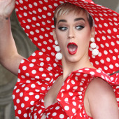 Katy Perry tit slip