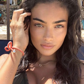 Kelly Gale 