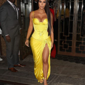 Kim Kardashian body