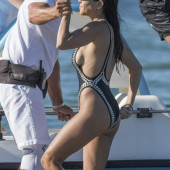 Kourtney Kardashian sideboob