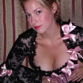 Laura Ramsey cleavage