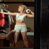 Leslie Easterbrook 