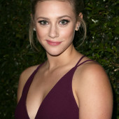 Lili Reinhart 