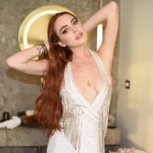 Lindsay Lohan cleavage