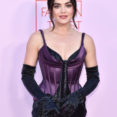 Lucy Hale 