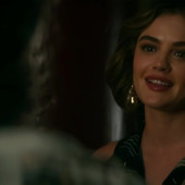 Lucy Hale 