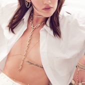 Lucy Hale 