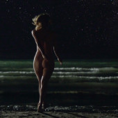 Mackenzie Davis naked