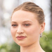 Mia Threapleton