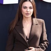 Mila Kunis 