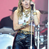 Miley Cyrus braless