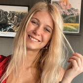 Nadine Freund
