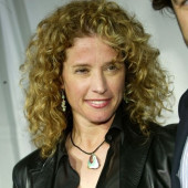 Nancy Travis