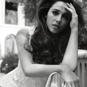 Naomi Scott 